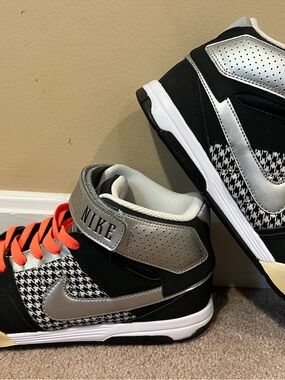EUC Nike Wmns Air Mogan Mid 2 Black Metallic Silver Houndstooth 407479163 Size 9